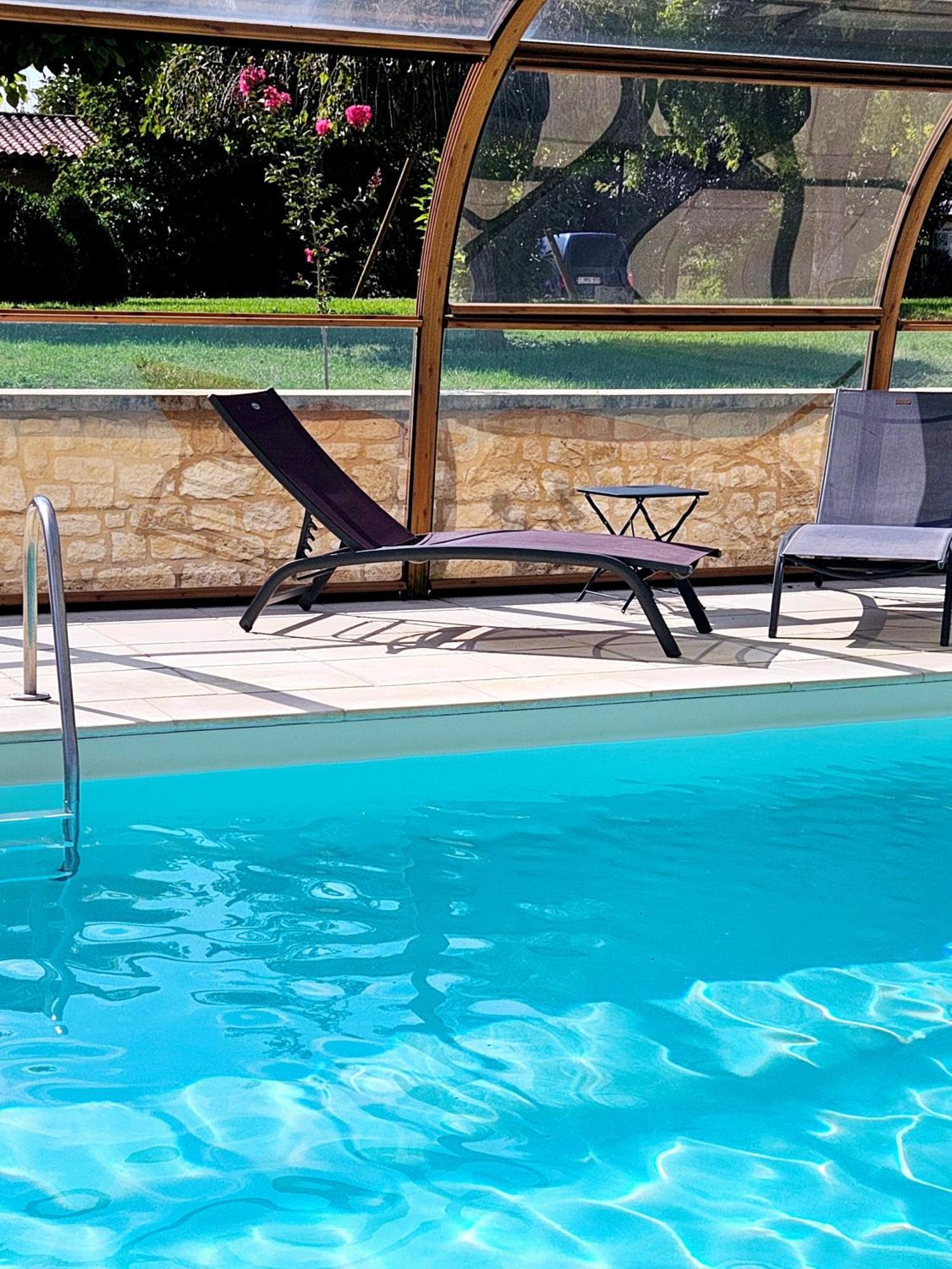 Domaine De La Rhonie Hotel Meyrals Bagian luar foto