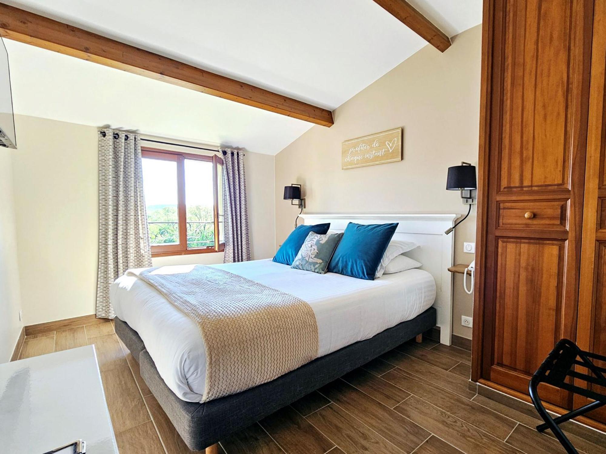 Domaine De La Rhonie Hotel Meyrals Bagian luar foto