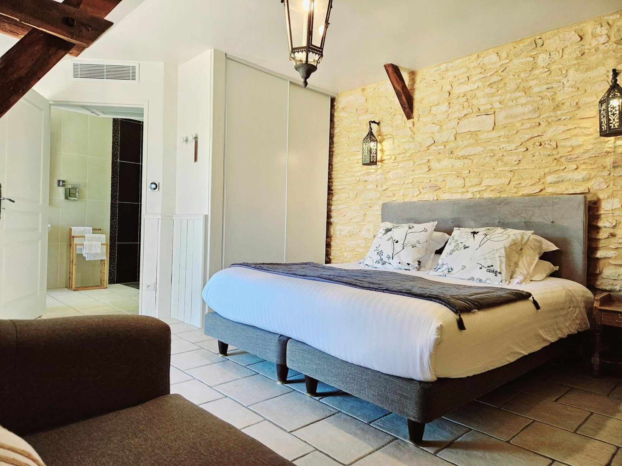 Domaine De La Rhonie Hotel Meyrals Bagian luar foto