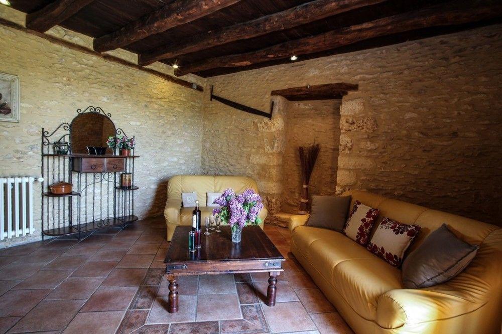 Domaine De La Rhonie Hotel Meyrals Bagian luar foto
